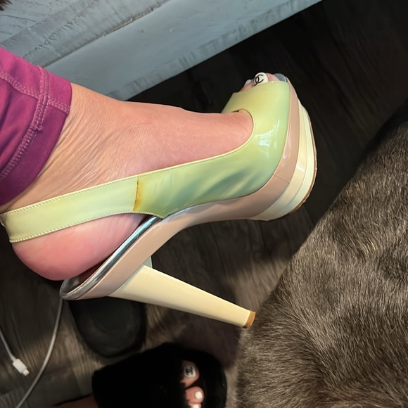 Louboutin sling back platform heel - Picture 3 of 8